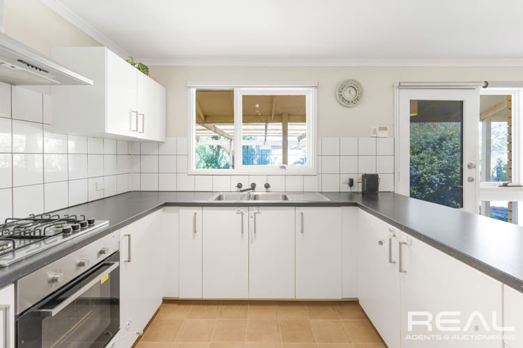 Photo - 19 Koongarra Crescent, Munno Para SA 5115 - Image 4