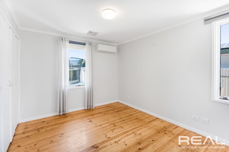 Photo - 19 Koongarra Crescent, Munno Para SA 5115 - Image 10