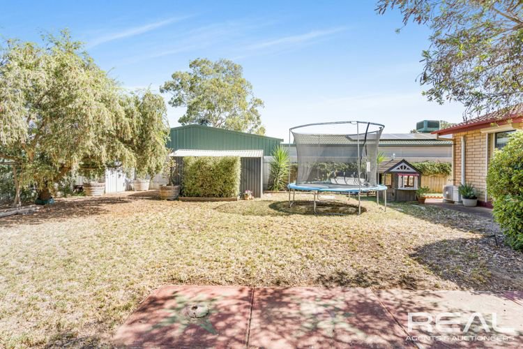 Photo - 19 Koongarra Crescent, Munno Para SA 5115 - Image 15