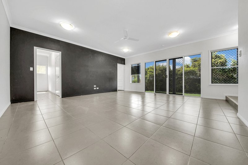 Photo - 19 Koowin Drive, Kirkwood QLD 4680 - Image 13