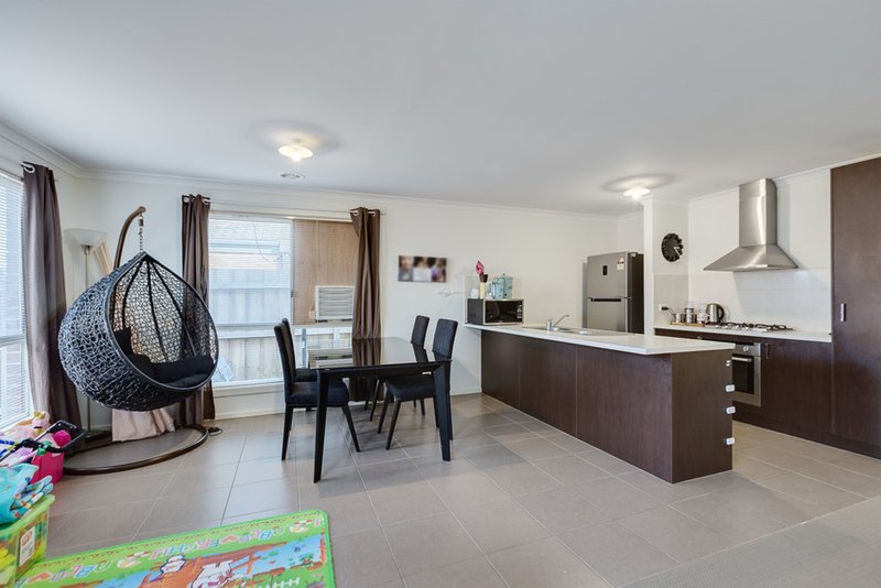 Photo - 19 Koukoura Drive, Epping VIC 3076 - Image 3