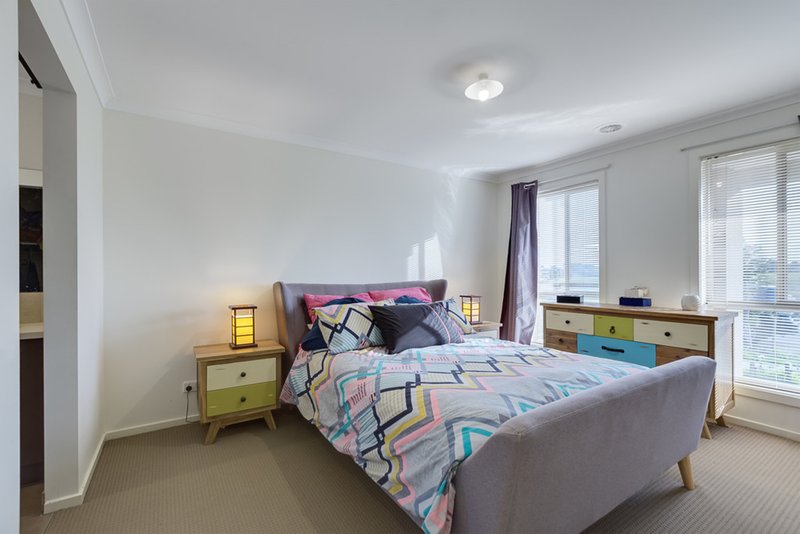 Photo - 19 Koukoura Drive, Epping VIC 3076 - Image 6