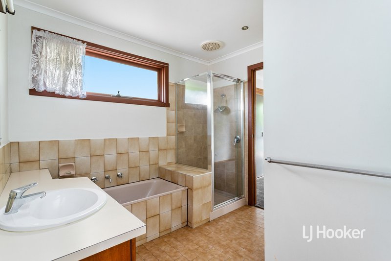 Photo - 19 Lady Nelson Crescent, Altona Meadows VIC 3028 - Image 12