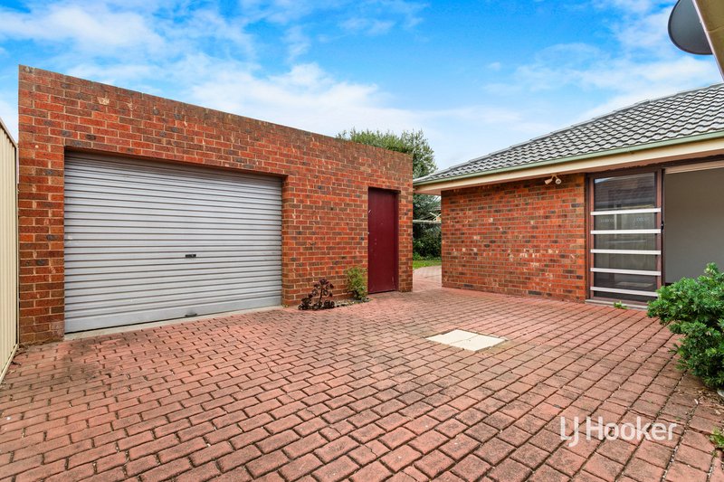 Photo - 19 Lady Nelson Crescent, Altona Meadows VIC 3028 - Image 14