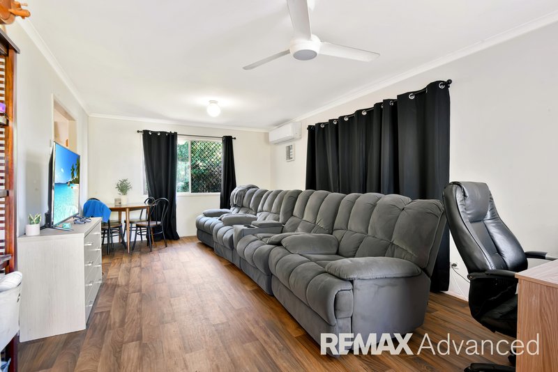 Photo - 19 Lalroy Street, Beachmere QLD 4510 - Image 4
