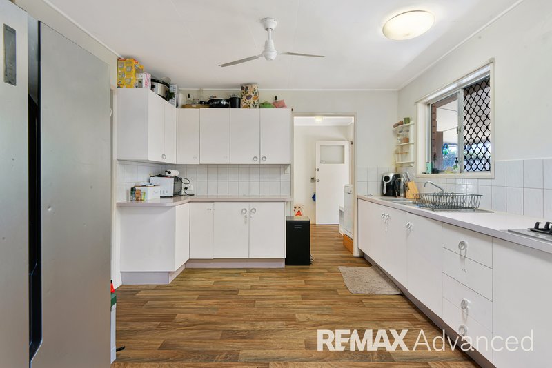 Photo - 19 Lalroy Street, Beachmere QLD 4510 - Image 5