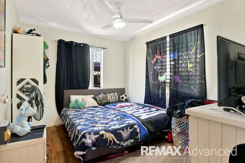 Photo - 19 Lalroy Street, Beachmere QLD 4510 - Image 7