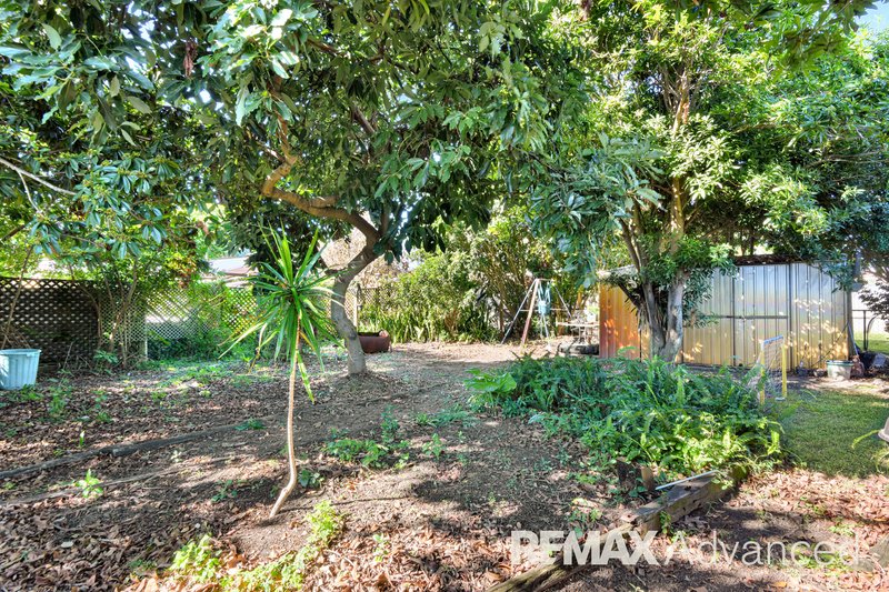 Photo - 19 Lalroy Street, Beachmere QLD 4510 - Image 12