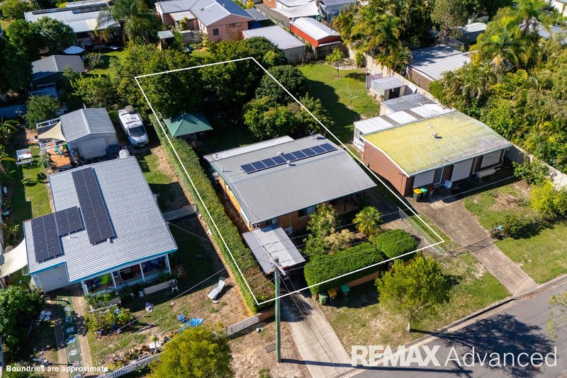 Photo - 19 Lalroy Street, Beachmere QLD 4510 - Image 16