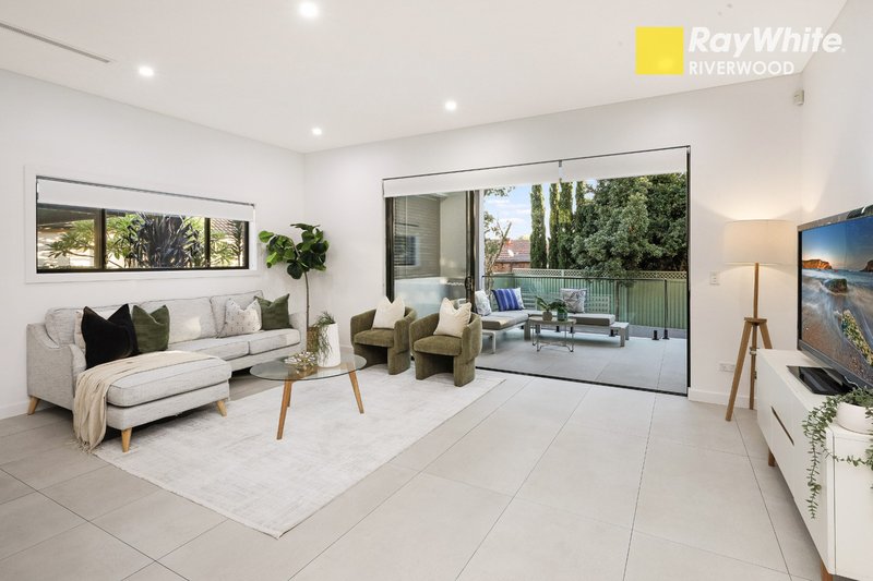 Photo - 19 Larkhill Avenue, Riverwood NSW 2210 - Image 2
