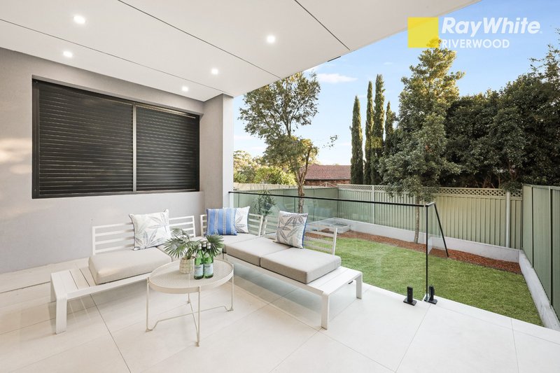 Photo - 19 Larkhill Avenue, Riverwood NSW 2210 - Image 14