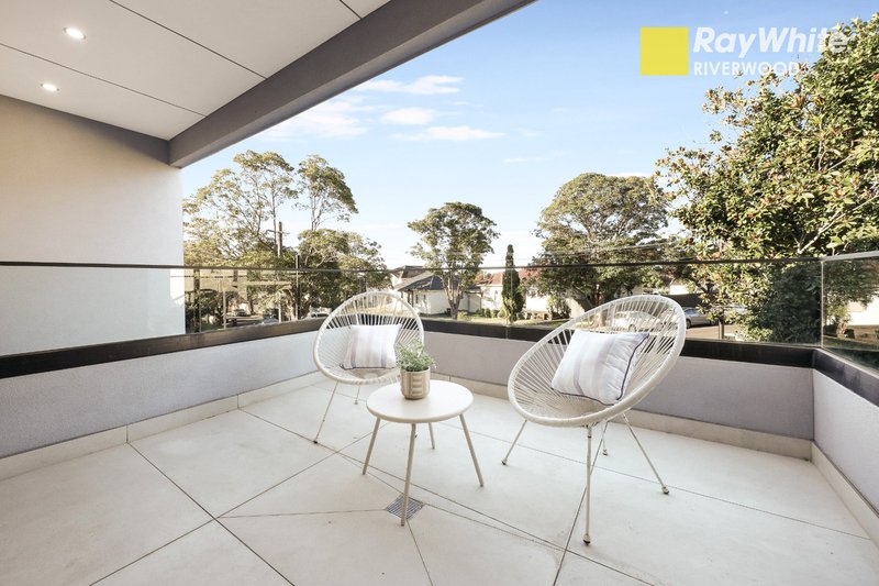 Photo - 19 Larkhill Avenue, Riverwood NSW 2210 - Image 15