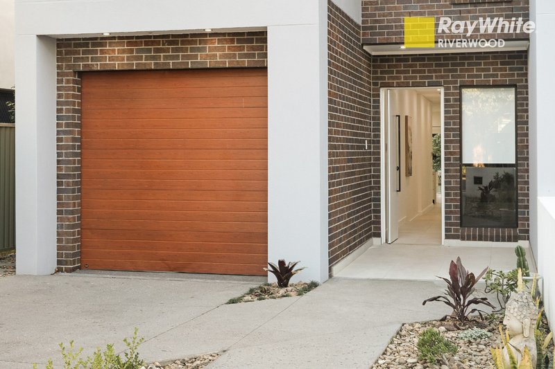 Photo - 19 Larkhill Avenue, Riverwood NSW 2210 - Image 16