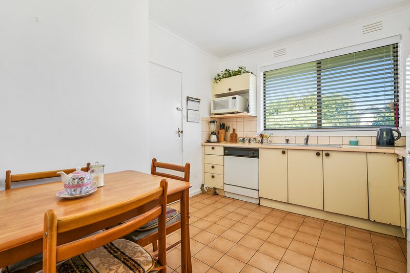 Photo - 19 Laurel Avenue, Doveton VIC 3177 - Image 3