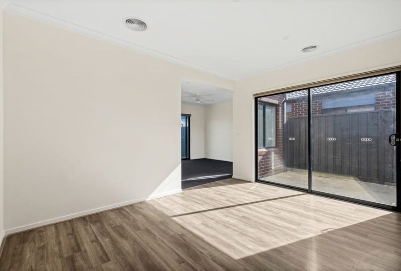 Photo - 19 Laurina Street, Kalkallo VIC 3064 - Image 2