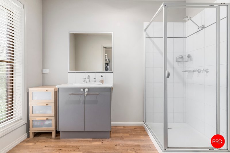 Photo - 19 Lawson Parade, Castlemaine VIC 3450 - Image 11