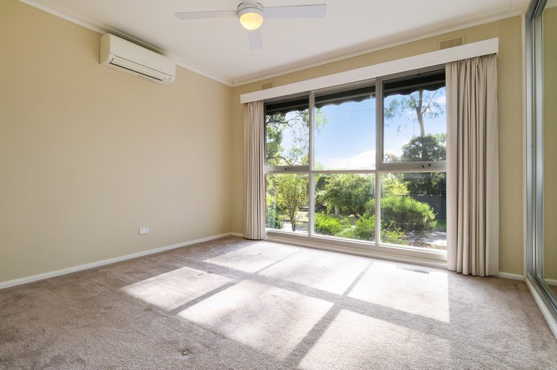 Photo - 19 Lee-Ann Crescent, Croydon VIC 3136 - Image 6