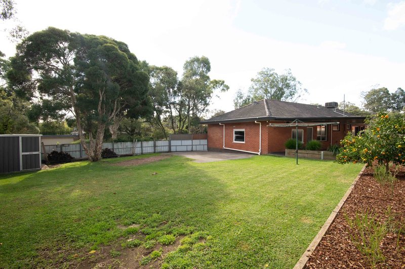 Photo - 19 Lee-Ann Crescent, Croydon VIC 3136 - Image 8