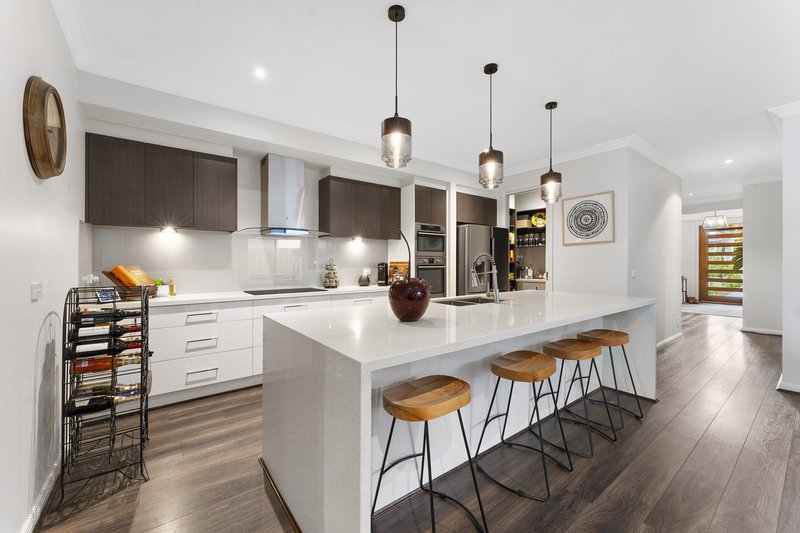 Photo - 19 Lee Ann Street, Blackburn South VIC 3130 - Image 2