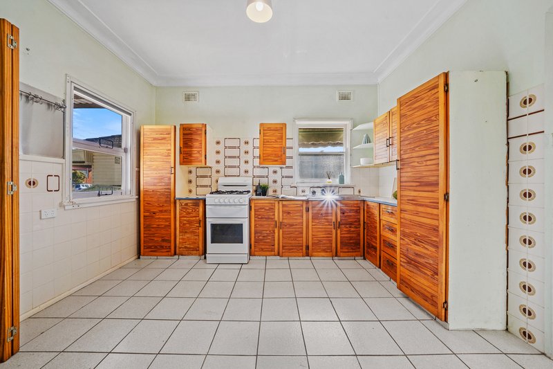 Photo - 19 Lennox Street, Old Toongabbie NSW 2146 - Image 4