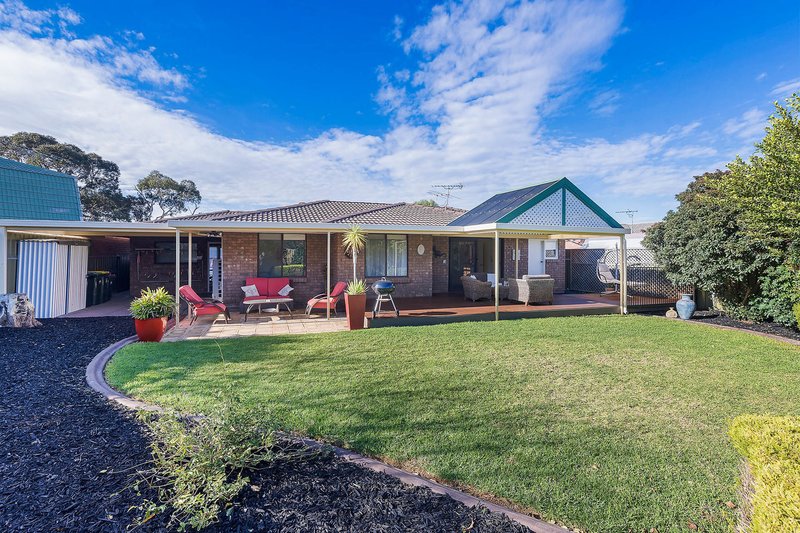 Photo - 19 Lerunna Avenue , Hallett Cove SA 5158 - Image 13