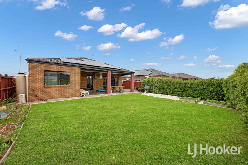 Photo - 19 Leyana Crescent, Brookfield VIC 3338 - Image 10