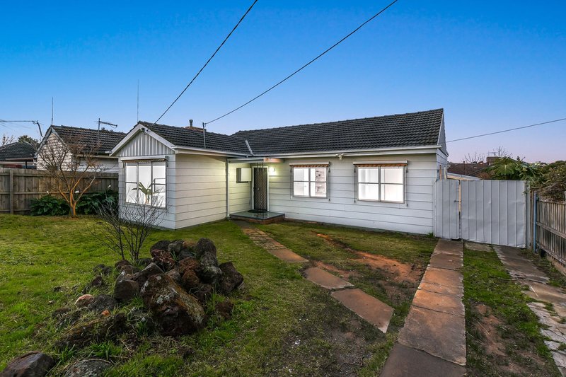 Photo - 19 Liege Avenue, Noble Park VIC 3174 - Image 3