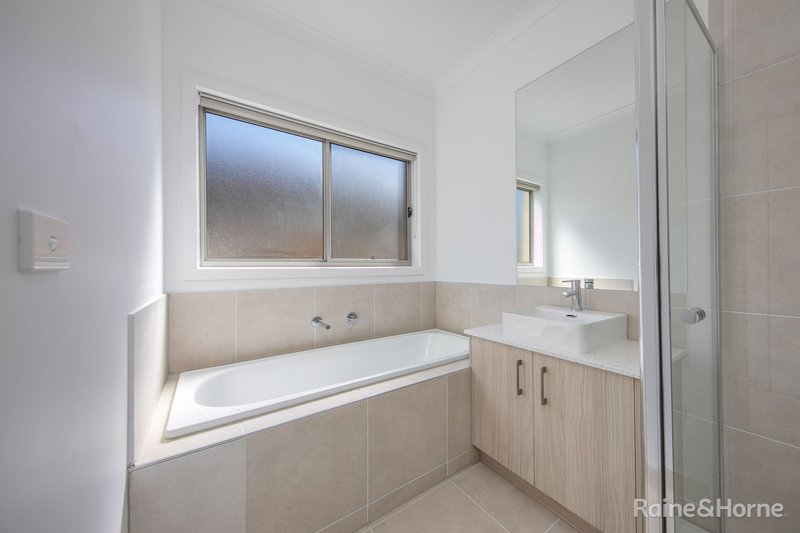 Photo - 19 Lindbergh Boulevard, Diggers Rest VIC 3427 - Image 8
