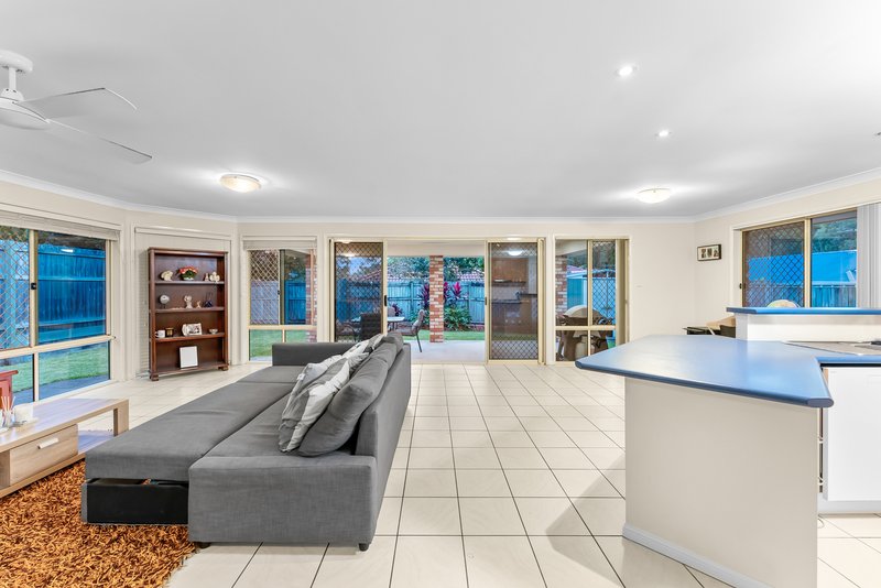 Photo - 19 Litchfield Court, North Lakes QLD 4509 - Image 4