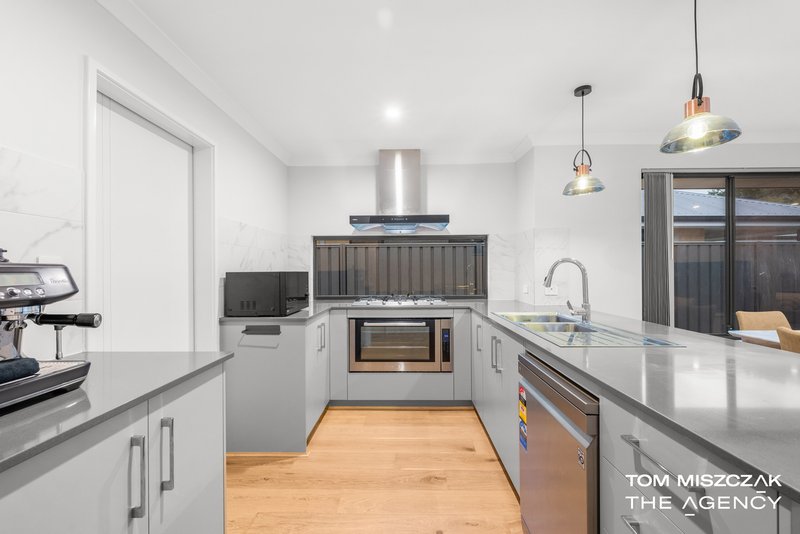 Photo - 19 Little Close, East Cannington WA 6107 - Image 9