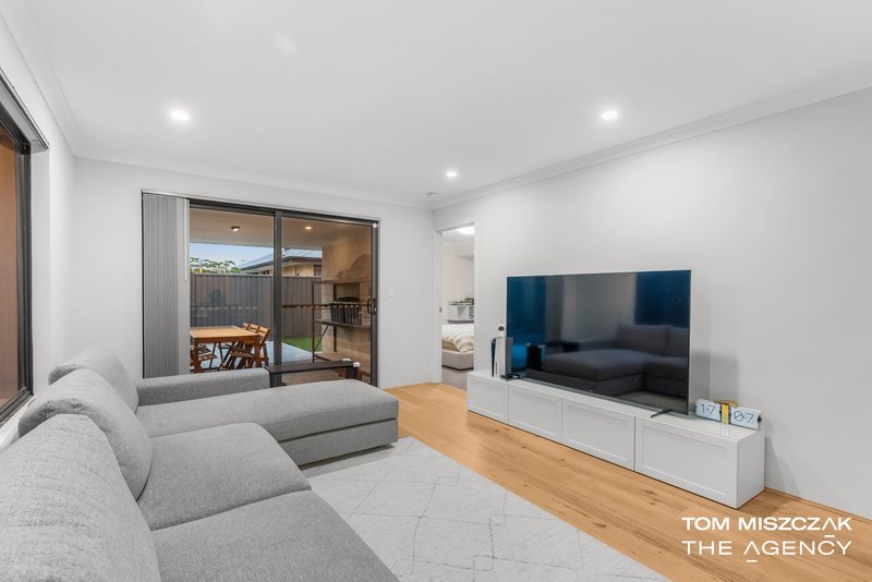 Photo - 19 Little Close, East Cannington WA 6107 - Image 12