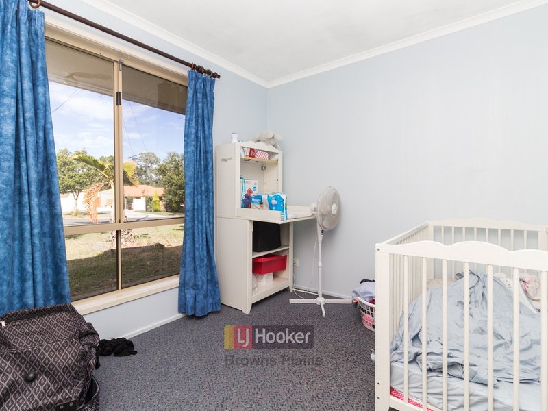 Photo - 19 Lollard Street, Hillcrest QLD 4118 - Image 10