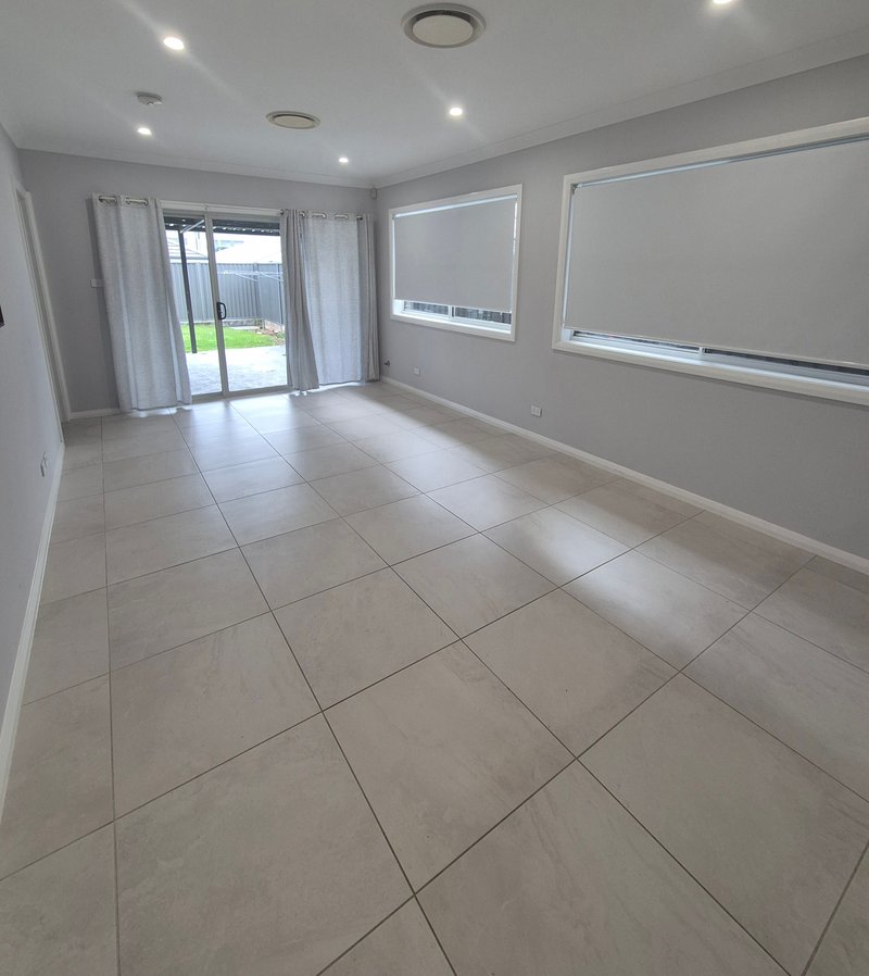 Photo - 19 Long Reef Circuit, Gregory Hills NSW 2557 - Image 5
