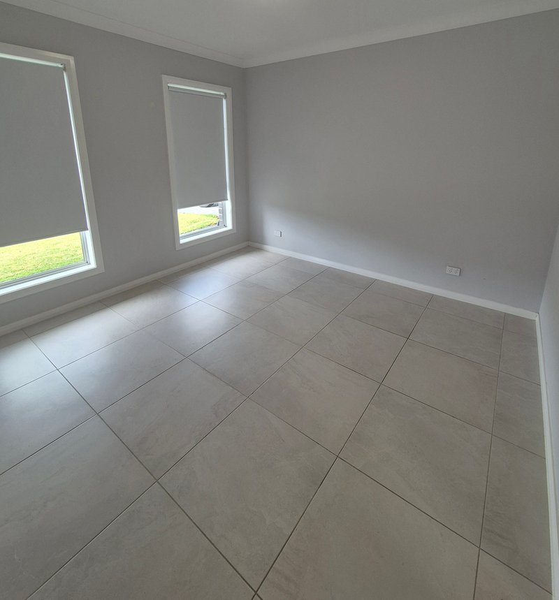Photo - 19 Long Reef Circuit, Gregory Hills NSW 2557 - Image 8