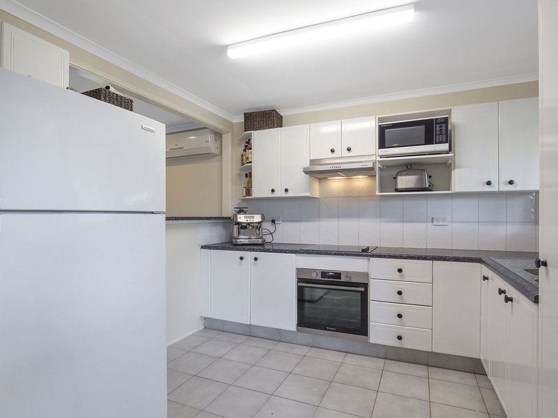 Photo - 19 Longford St , Everton Hills QLD 4053 - Image 10