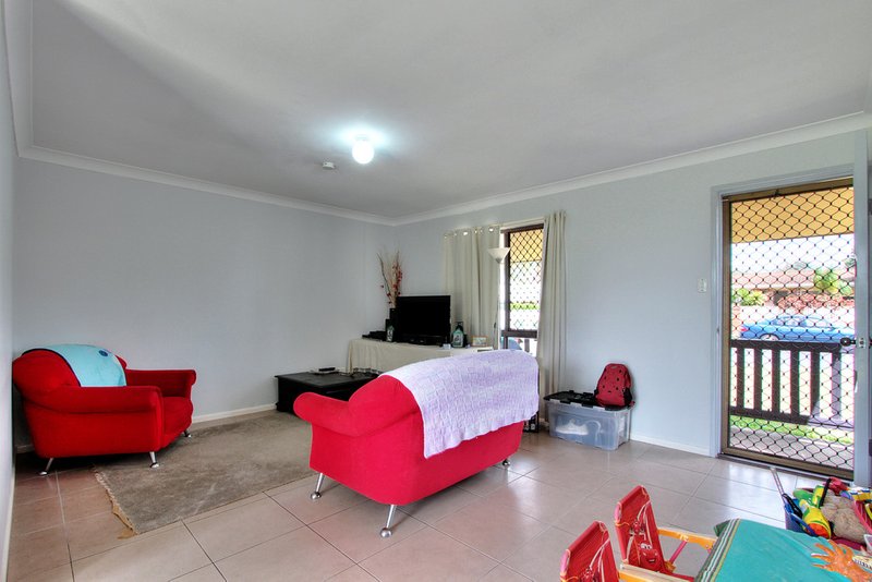 Photo - 19 Love Street, Crestmead QLD 4132 - Image 4