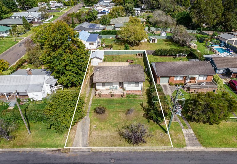 Photo - 19 Lovelle Street, Moss Vale NSW 2577 - Image 3