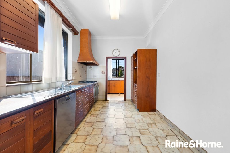 Photo - 19 Lovoni Street, Cabramatta NSW 2166 - Image 3