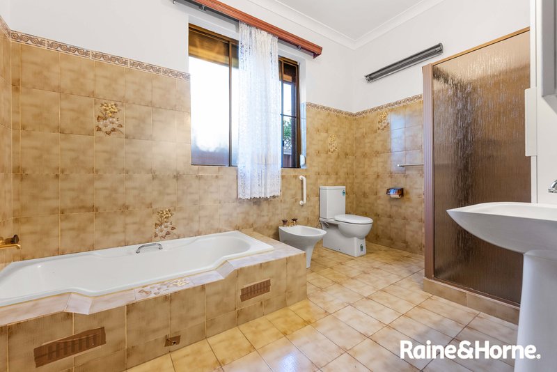 Photo - 19 Lovoni Street, Cabramatta NSW 2166 - Image 6