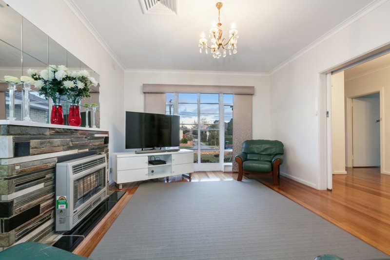 Photo - 19 Lucille Avenue, Reservoir VIC 3073 - Image 3