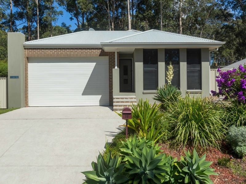 19 Luks Way, Batemans Bay NSW 2536