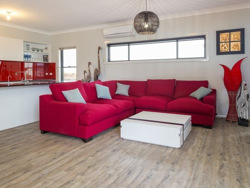 Photo - 19 Luks Way, Batemans Bay NSW 2536 - Image 3