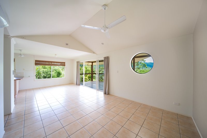 Photo - 1/9 Macarthur Drive, Cannonvale QLD 4802 - Image 3