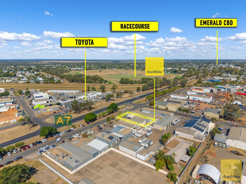 Photo - 19 Macaulay Road, Emerald QLD 4720 - Image 2