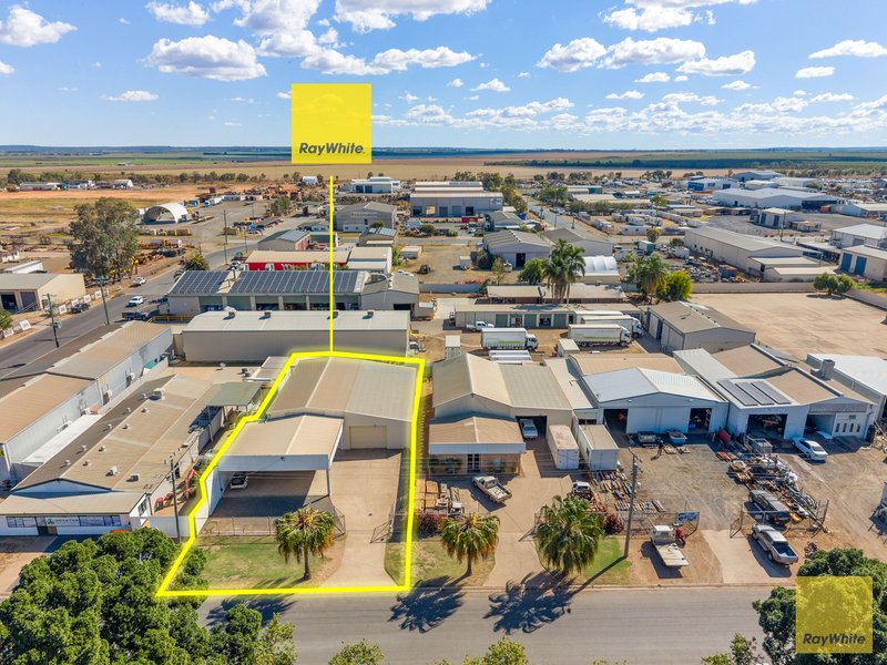 Photo - 19 Macaulay Road, Emerald QLD 4720 - Image 3
