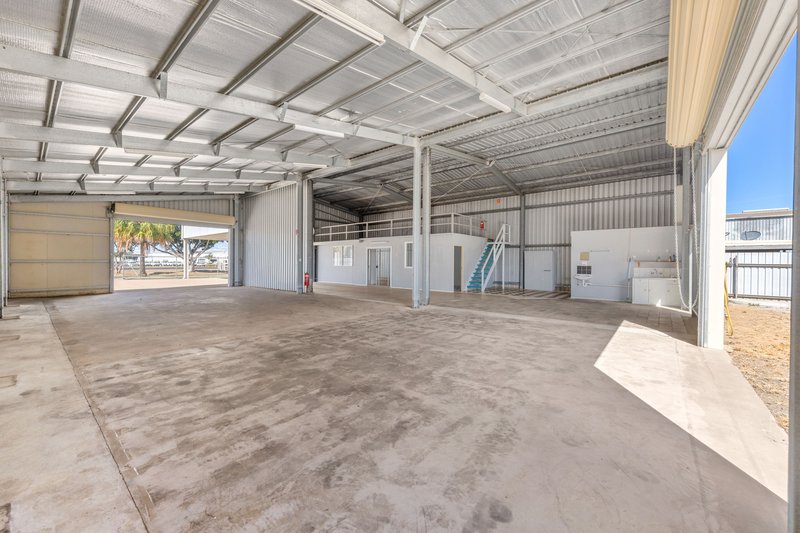 Photo - 19 Macaulay Road, Emerald QLD 4720 - Image 8