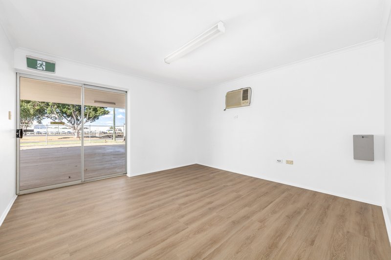 Photo - 19 Macaulay Road, Emerald QLD 4720 - Image 16