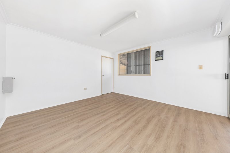 Photo - 19 Macaulay Road, Emerald QLD 4720 - Image 17