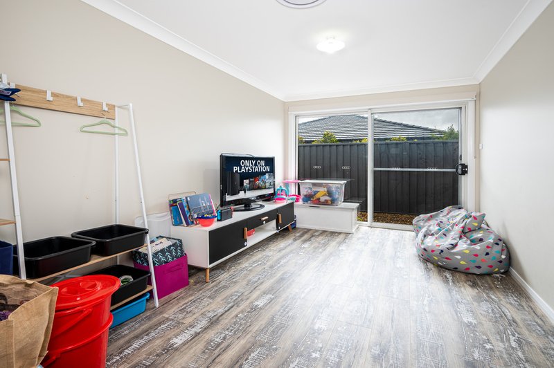 Photo - 19 Macquarie Place, Tahmoor NSW 2573 - Image 4