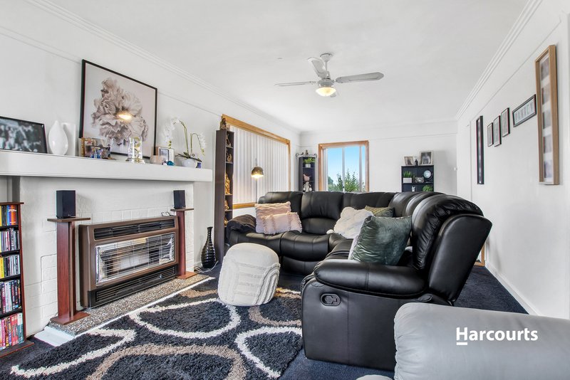 Photo - 19 Madden Crescent, Devonport TAS 7310 - Image 5